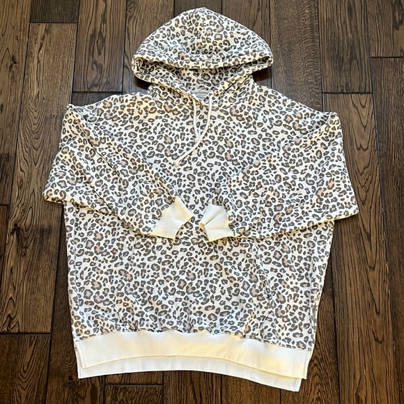 American Eagle Outfitters Tops - American Eagle Jegging Fit Hoodie Leopard Medium